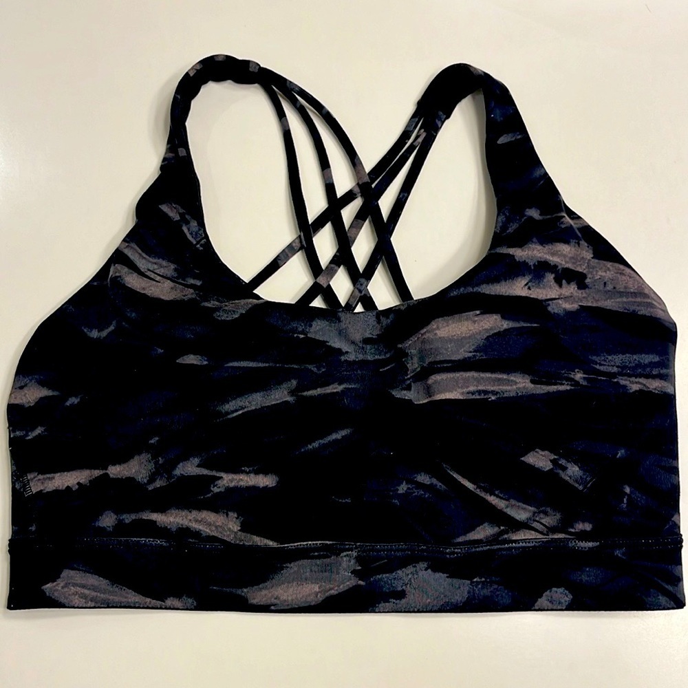 Essential Strappy Sports Bra
Color Dreamy Zebra
SizeMedium-DD